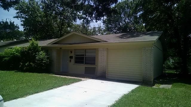 1st image of 3728 Emerald Dr