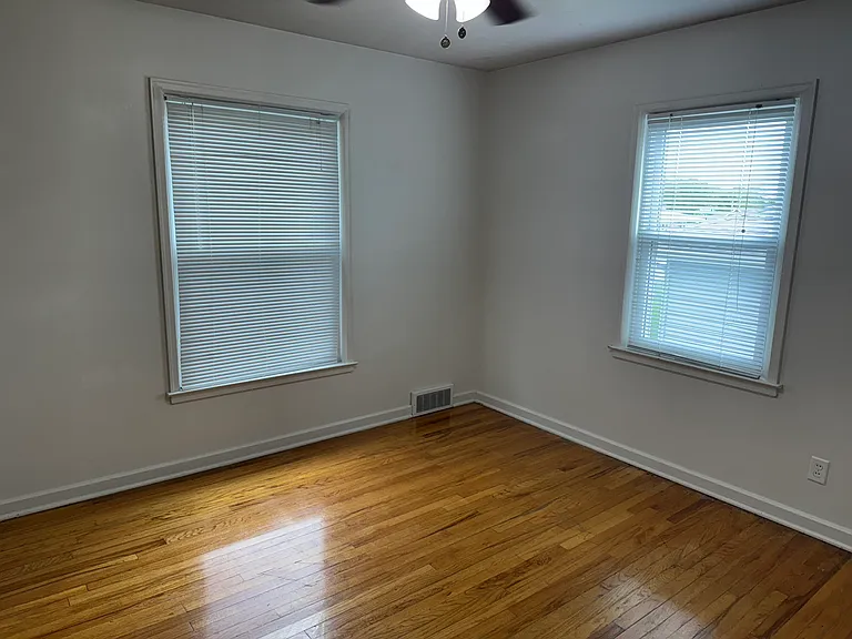 1601 Fox Dr — Photo 6