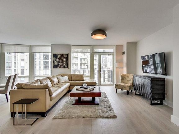 3rd image of 600 N Kingsbury St APT 1407