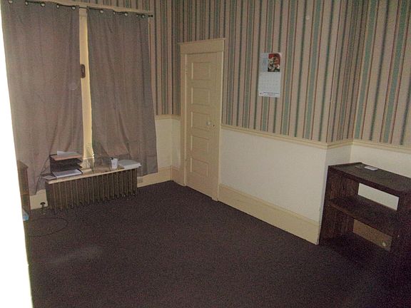 3rd image of 2214 Magnolia Ave
