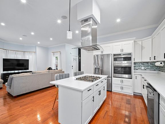 5th image of 1008-1008 W River St #1