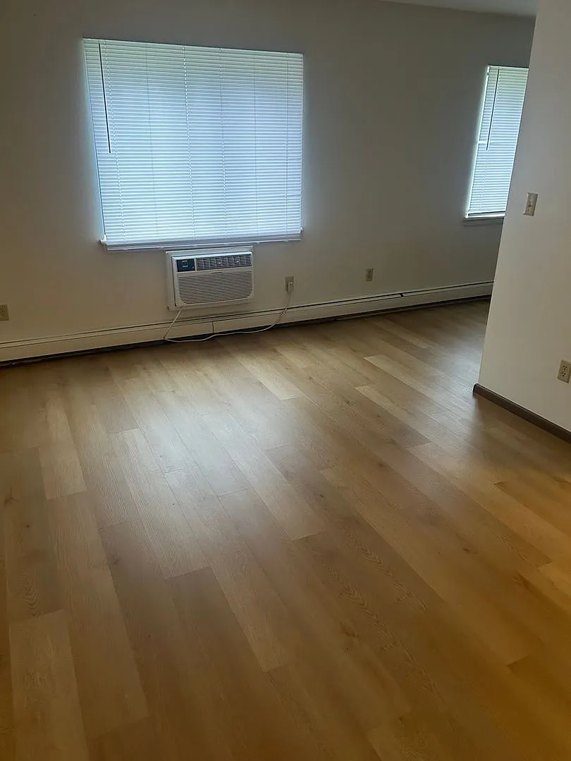 10621 W Lincoln Ave — Photo 2