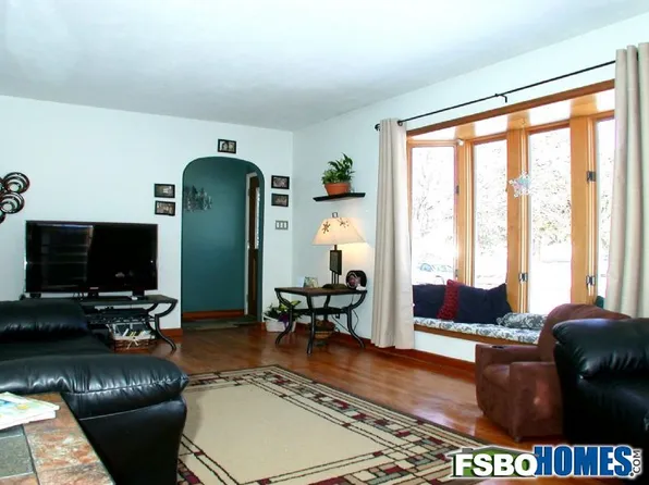 2220 52nd St, Des Moines, IA 50310