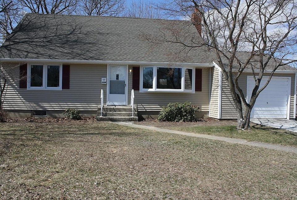 1st image of 204 W 6th St