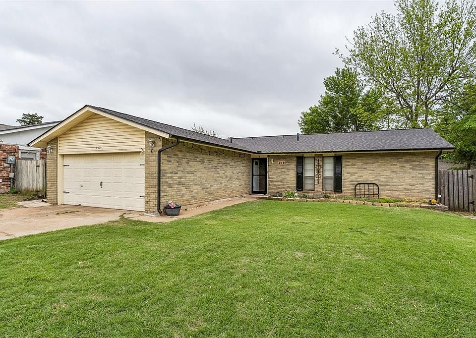 1st image of 402 Oak Creek Dr