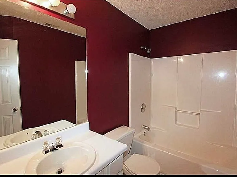 2174 Dresden Grn NW — Photo 12