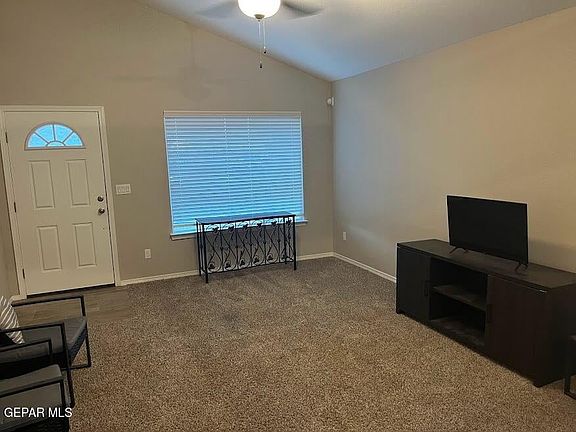 5th image of 465 Villa Ysleta Dr