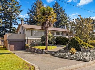 4418 Chartwell Dr, Saanich, BC