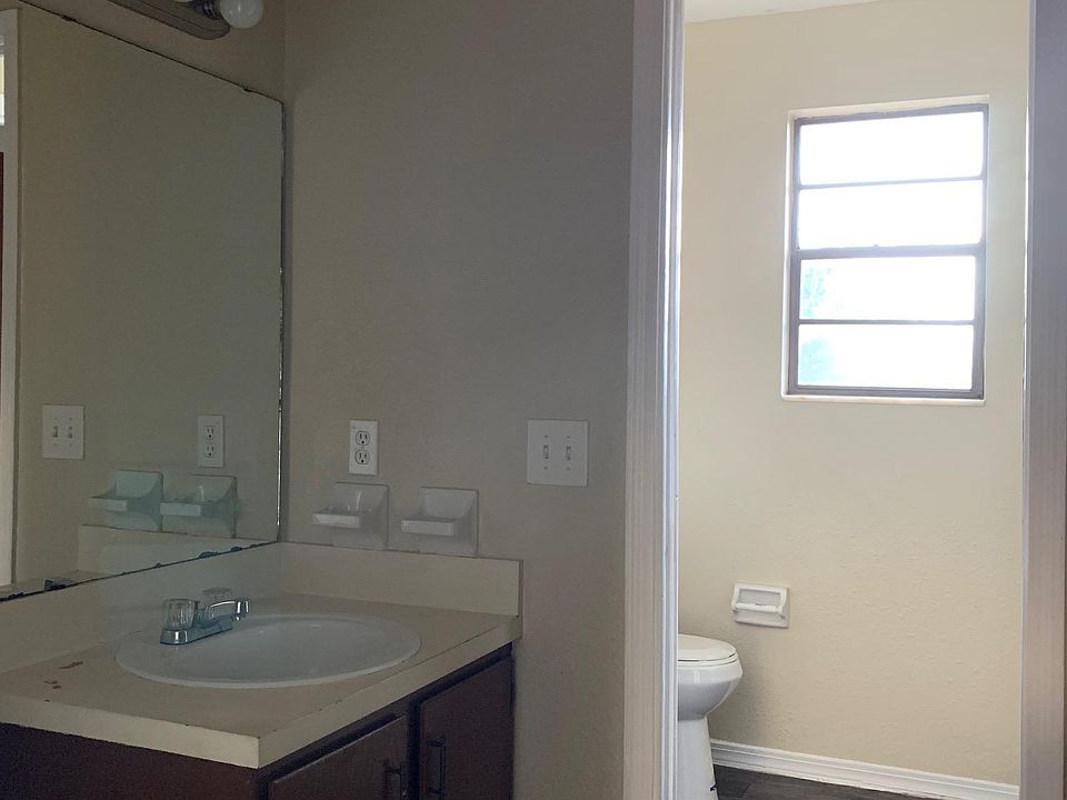 1st image of 462 Lombard St