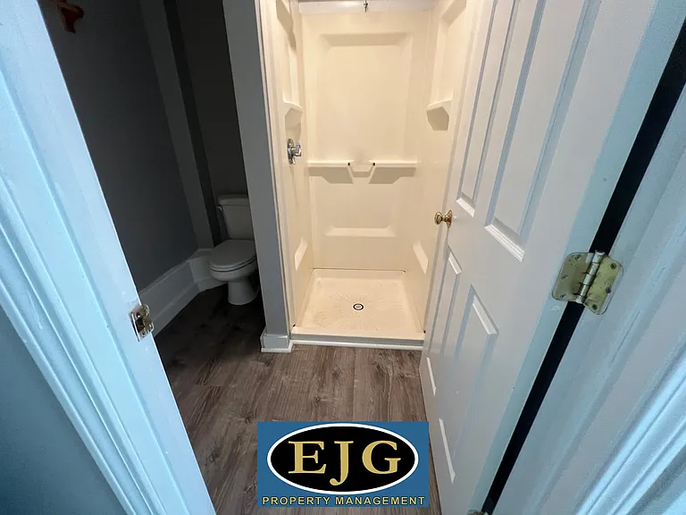 106 Vine St #2 — Photo 20