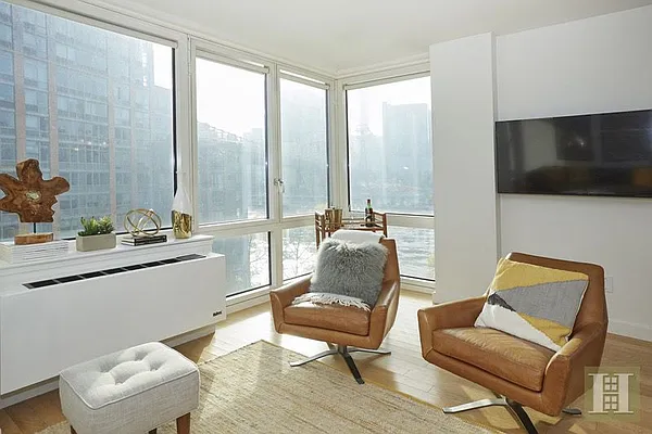 Rented by Halstead Real Estate | media 17