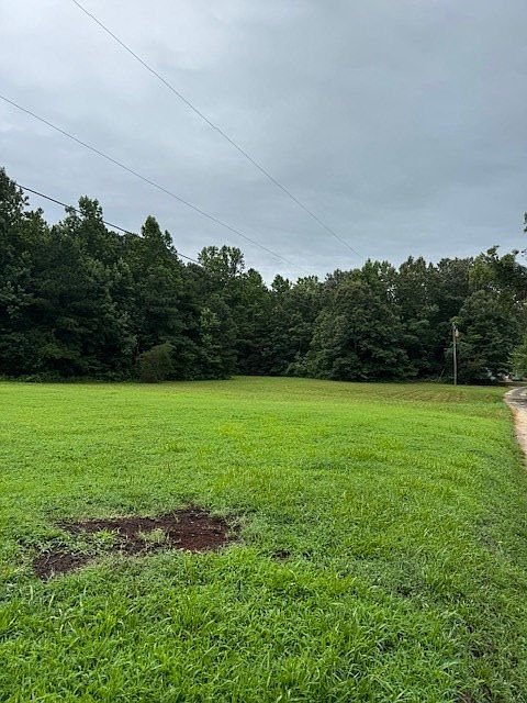 2nd image of 375 Newtown Rd