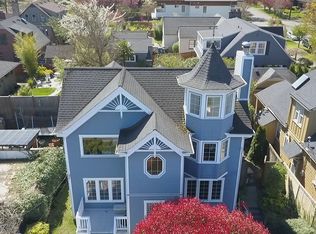 3713 SW Admiral Way, Seattle, WA 98126