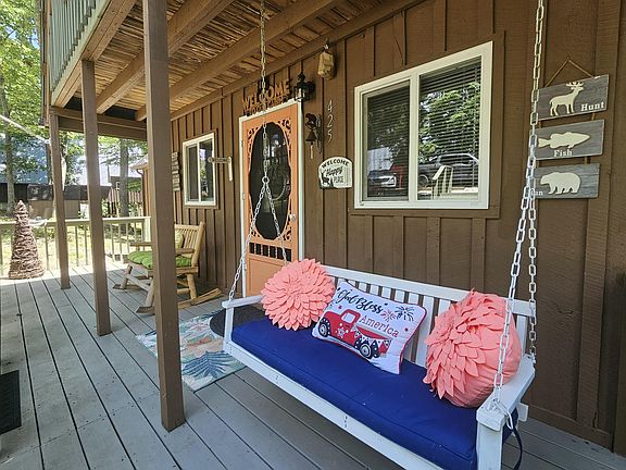 3rd image of 425 Turkey Ridge Rd