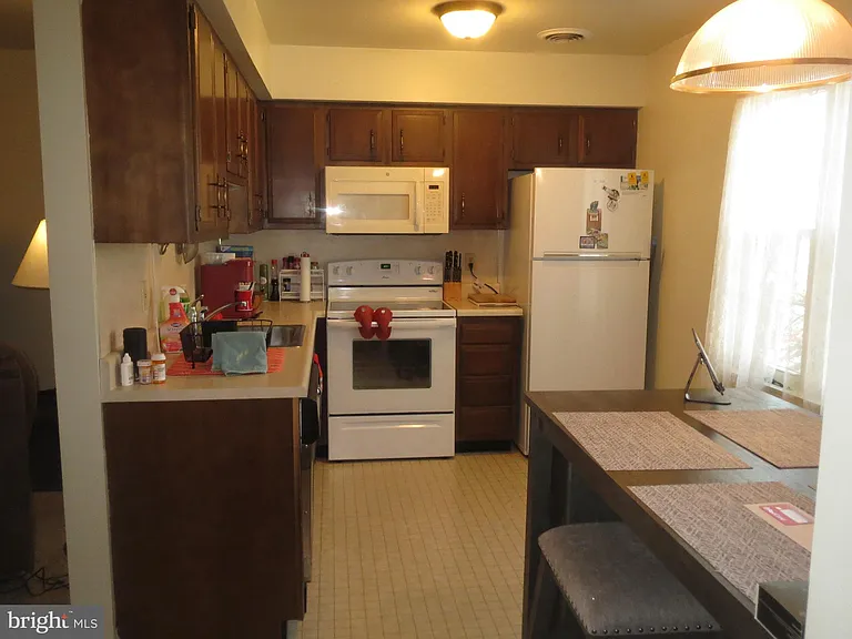 643 Main St #B-3 — Photo 4