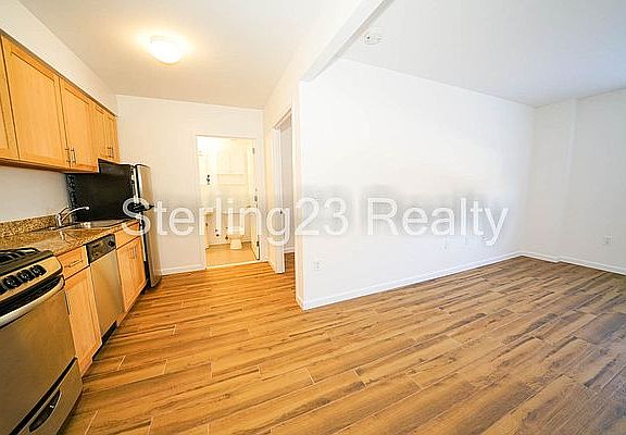 4th image of 3132 31st St APT 3