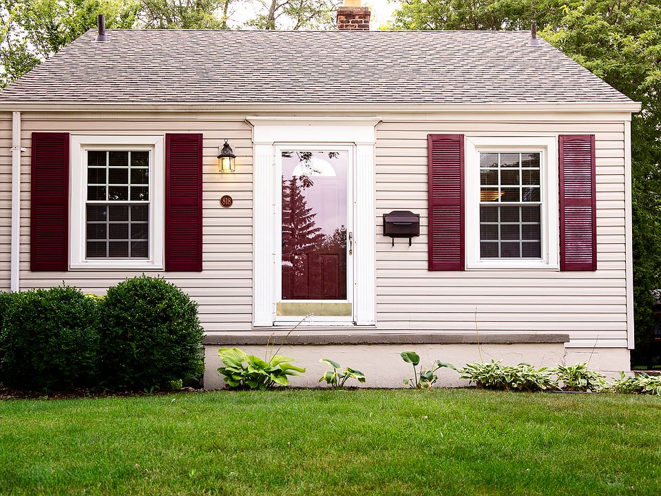1st image of 818 McLean Ave