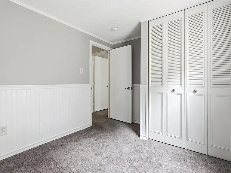 57 Shrewsbury Ct — Photo 24