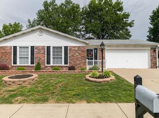 5017 Kerth Rd, Saint Louis, MO 63128