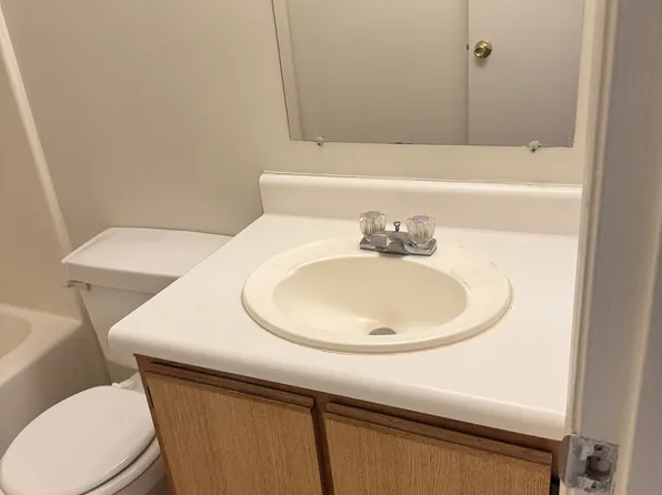 712 Patton Circle - 33, 712 Patton Cir, Winterville, NC 28590