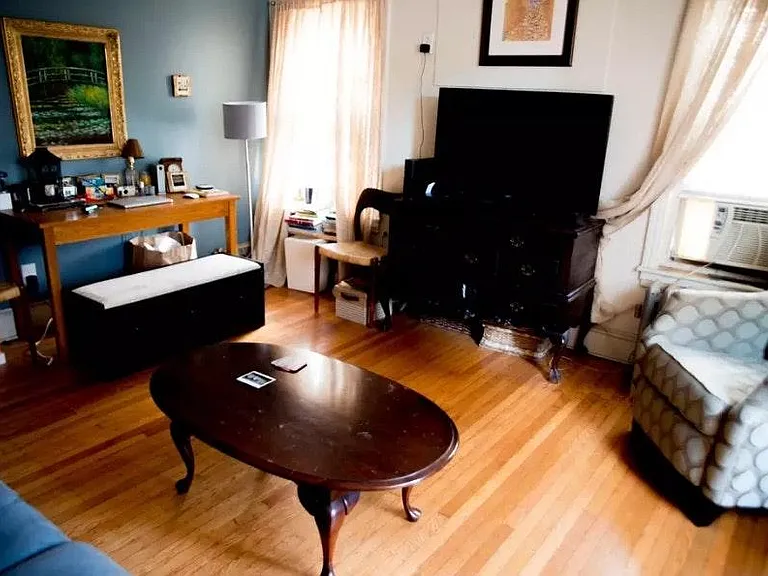 2004 Spring Garden St #3R — Photo 3