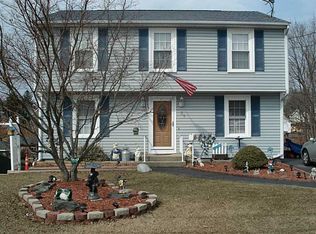 35 N Broadway, Rumford, RI 02916