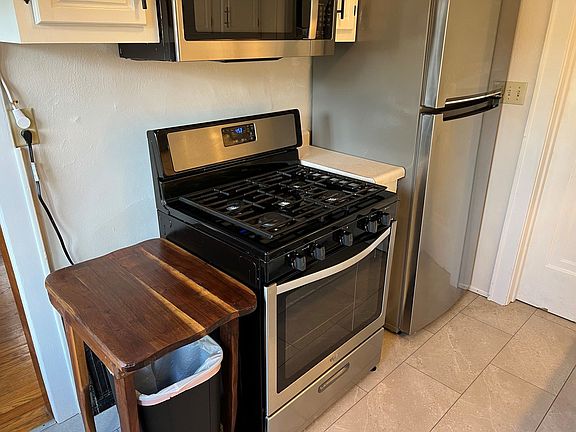 5th image of 2546-2548 Kendall Ave #2546