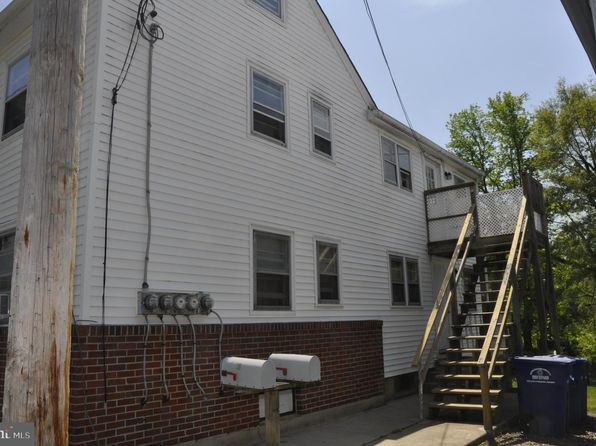 15 Mary St