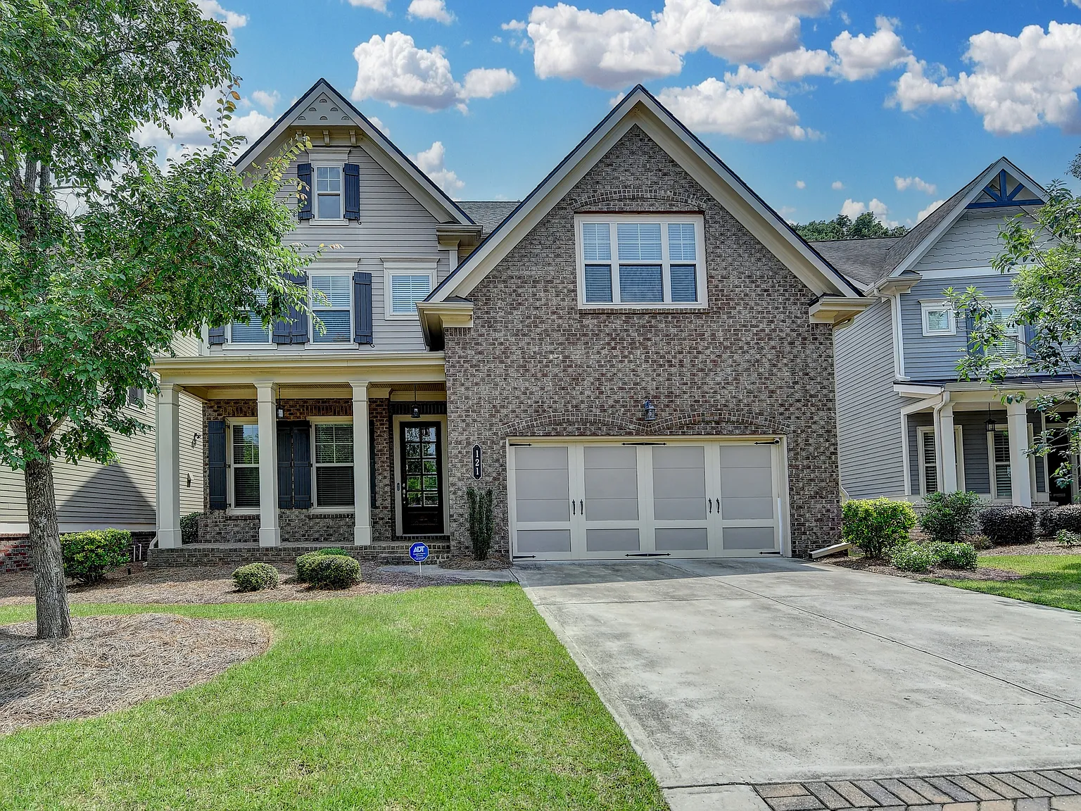 5 bed, 4.5 bath, 3678 sqft, $5,500 — Photo 1