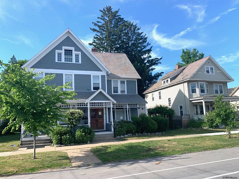 2nd image of 163 LAKE Avenue