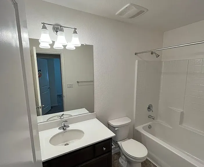665 Marcus St — Photo 15
