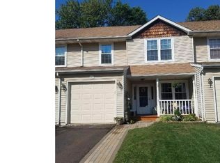 35 Cottonwood Dr, Holland, PA 18966