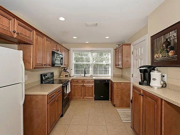 2nd image of 4204 Pinewood Ave