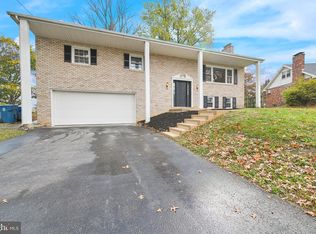 4341 Webster Dr N, York, PA 17402