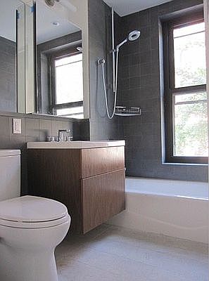 4th image of 264 W 15th St #A