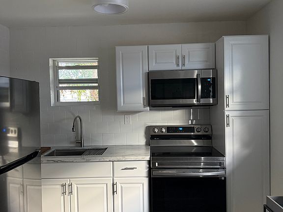 5th image of 421 SW 9th St Suite 5