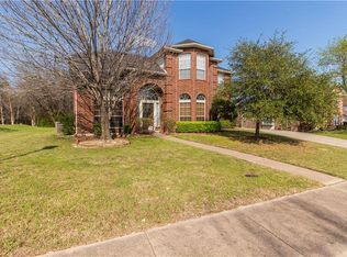861 Raintree Ln, Desoto, TX 75115