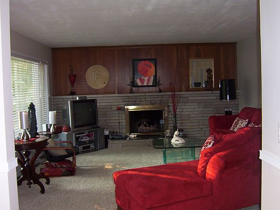 2nd image of 4988 Elmwood Dr