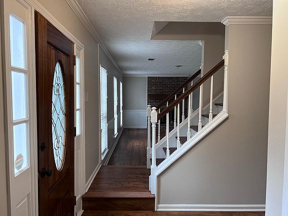 3rd image of 700 Barrington Way
