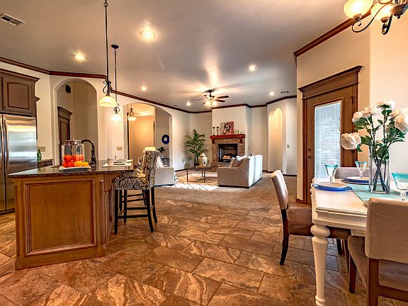 5th image of 17409 Parkgrove Dr