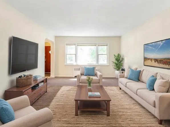 80-15 168th Street image 5 of 30