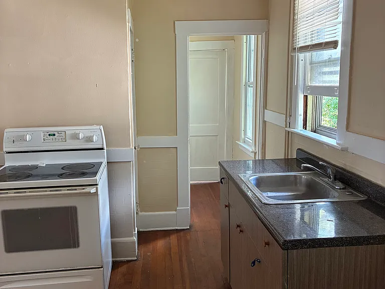 32 Garden St #2 — Photo 8