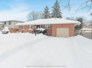 15 Davidson St, Barrie, ON L4M 3R9