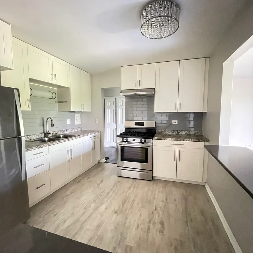 2 bed, 1140 sqft, $1,990 — Photo 1