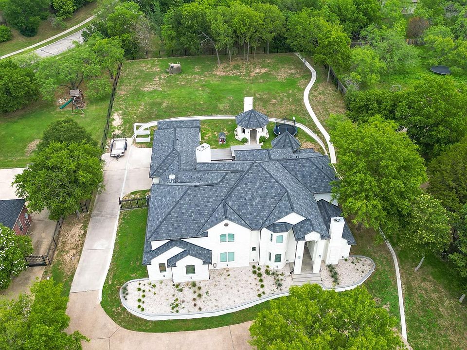 1st image of 2413 Briarwood Cv