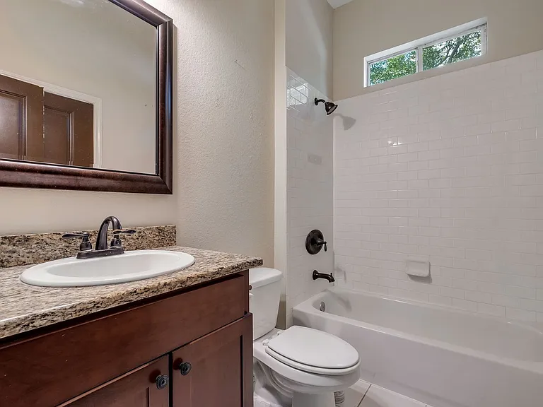 380 E Bradford Rd — Photo 15