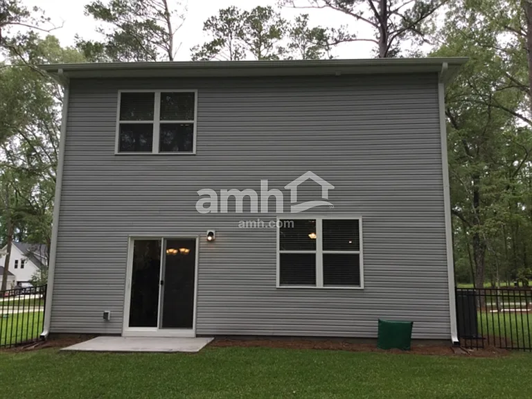 218 Swan Dr — Photo 17