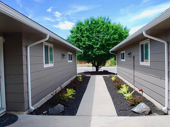 Front Walkway/Door