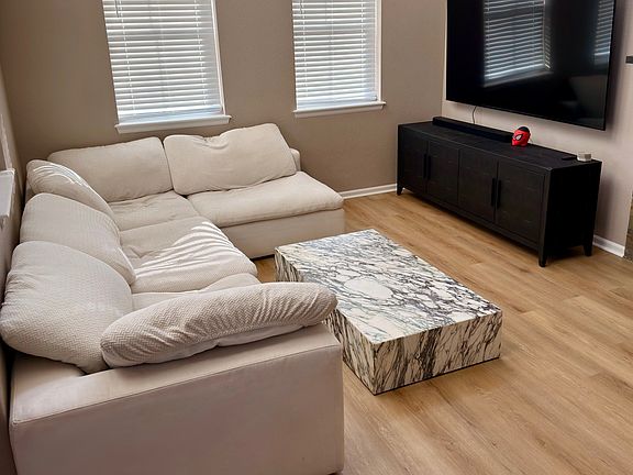 3rd image of 3291 Cascina Cir Unit C