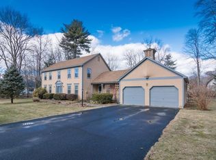 4 Woodsley Rd, Wilbraham, MA 01095